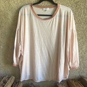 Women’s Umgee peach/Mauve Tshirt Large